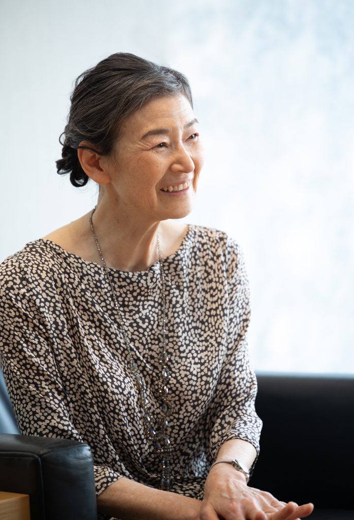 篠田節子