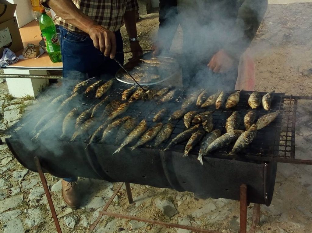 イワシを焼く