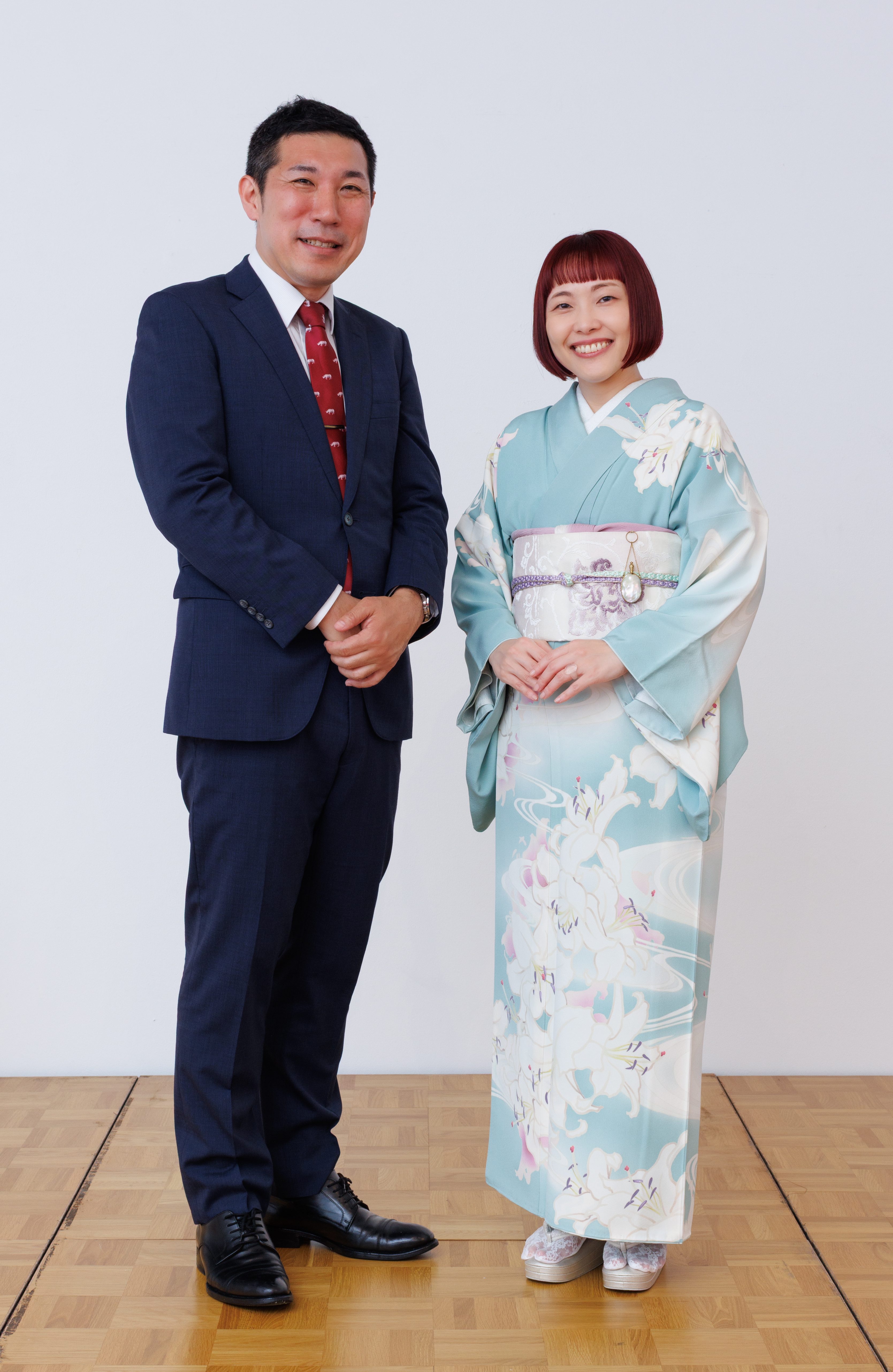 『燻（くゆ）る骨の香り』刊行記念対談　千早 茜×藤本悌志（香老舗 松栄堂・調合師）「香りを編む、言葉を燻らす」