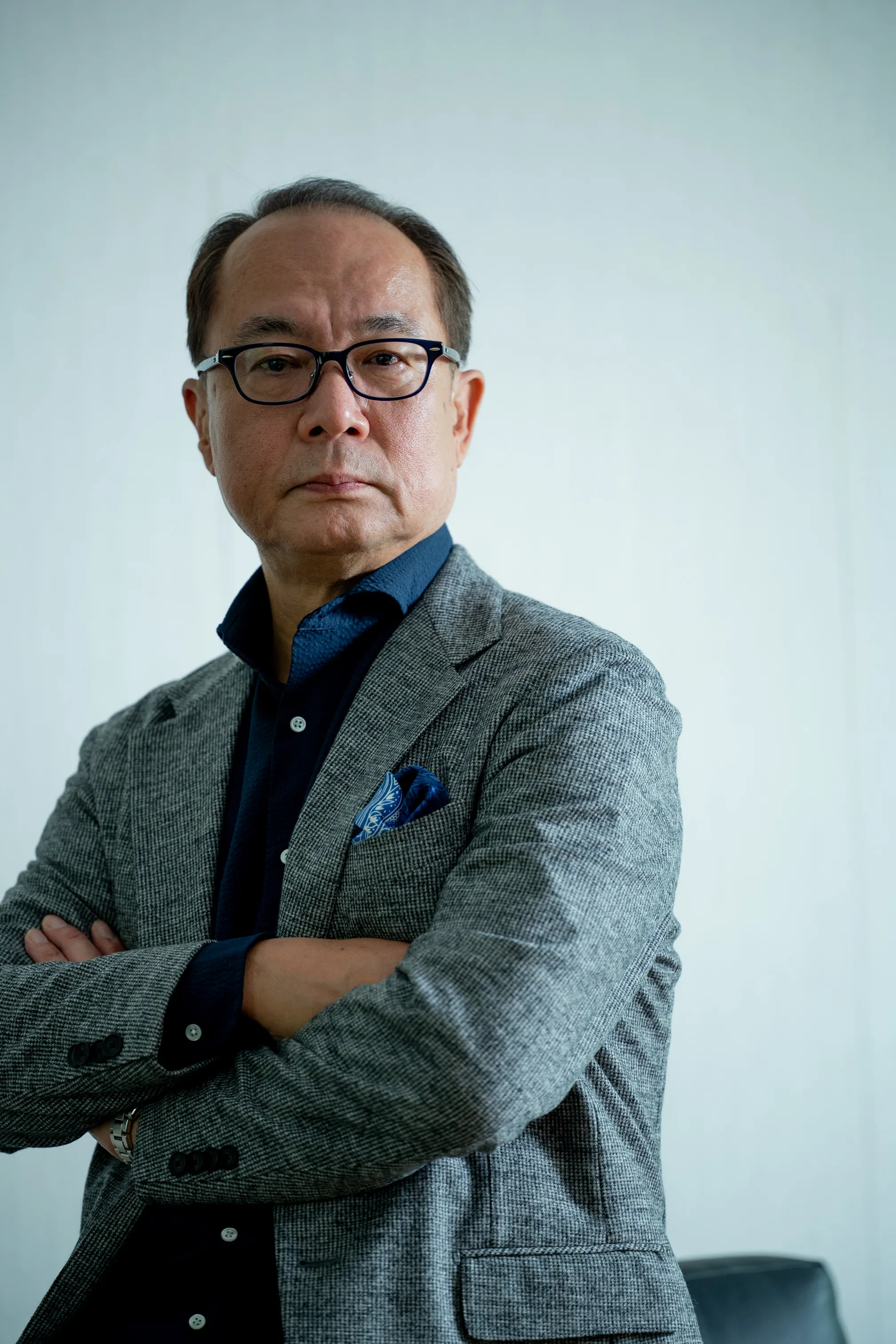 『翳りゆく午後』刊行記念インタビュー　伊岡 瞬「家族の“老い”にどう向き合うか」