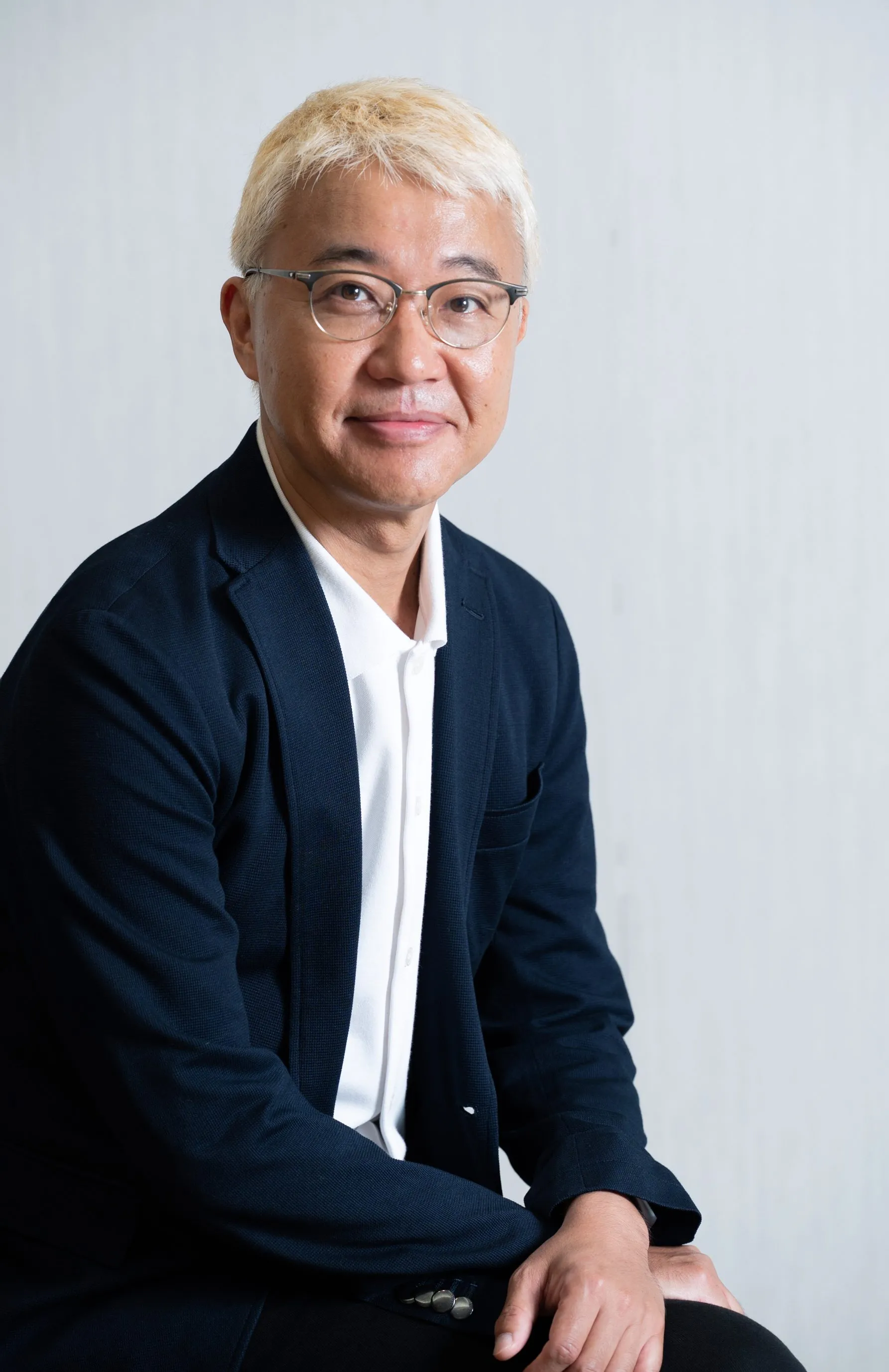 『こぼれ落ちる欠片のために』刊行記念インタビュー　本多孝好「書き進めるうちに感じた、自分なりの警察小説への手応え」