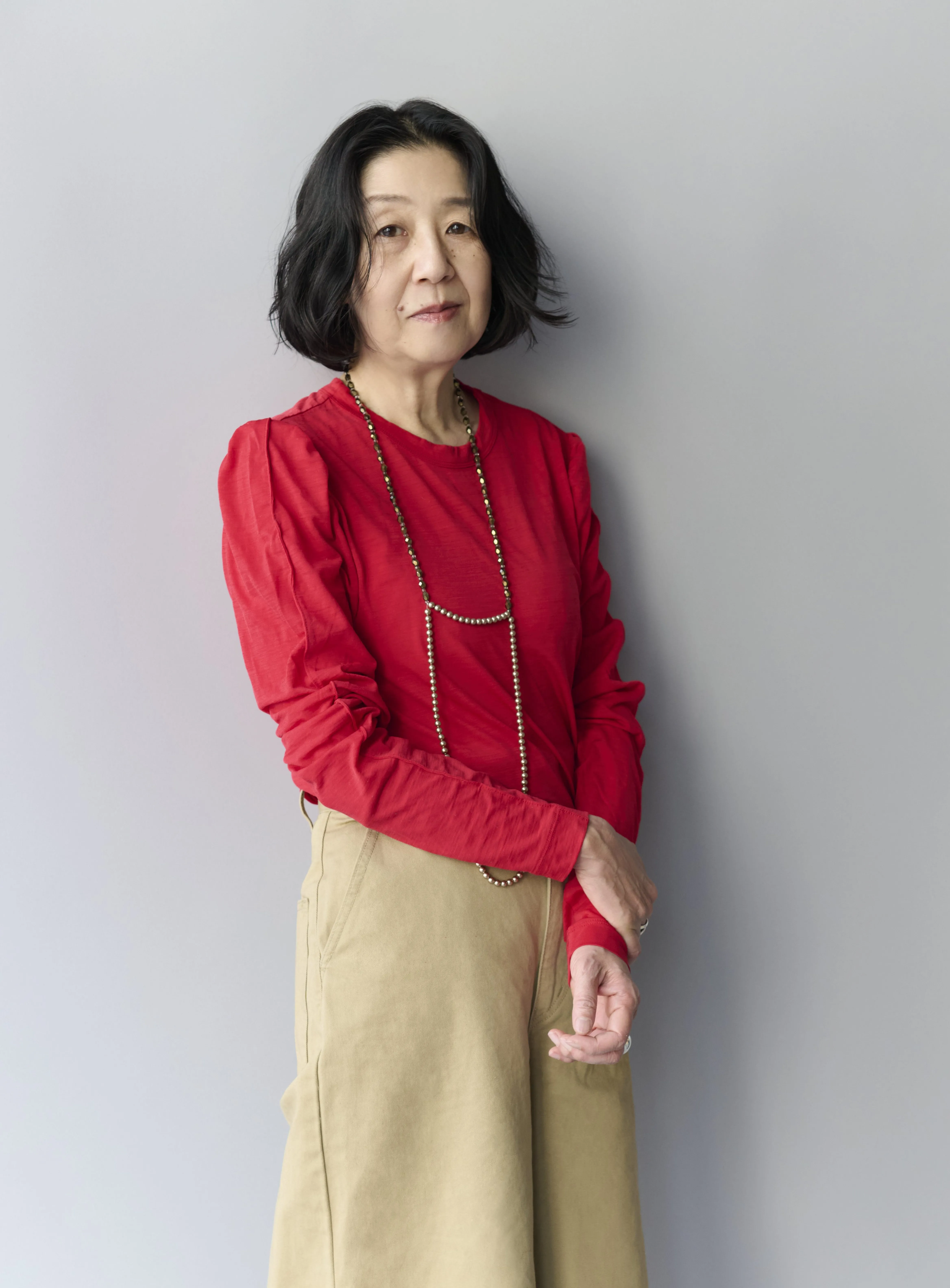 『アクリル』刊行記念インタビュー　井上荒野「人はみな、物語になりたがる」